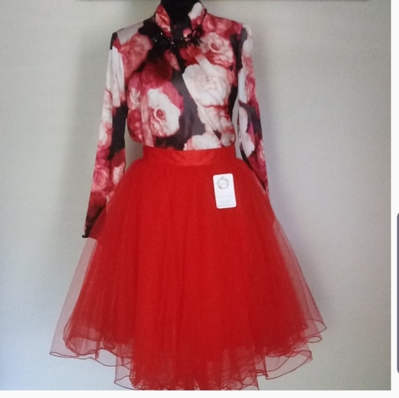Neesess Dresses | Red tulle skirt - Picture 4 of 4